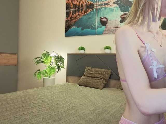 AliceAngelXO online show from August 5, 1:58 am