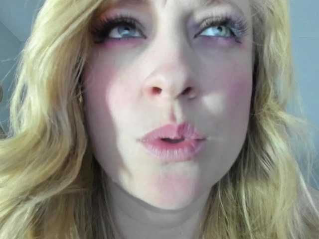 AliceC4t01 online show from July 24, 8:28 am