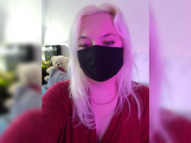 Alicekitty online show from May 22, 1:35 pm