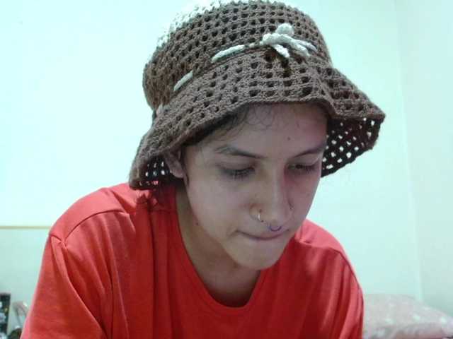 AlinaWoolf online show from August 25, 9:33 pm