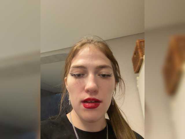 Alinagilberd03 online show from July 1, 6:20 pm