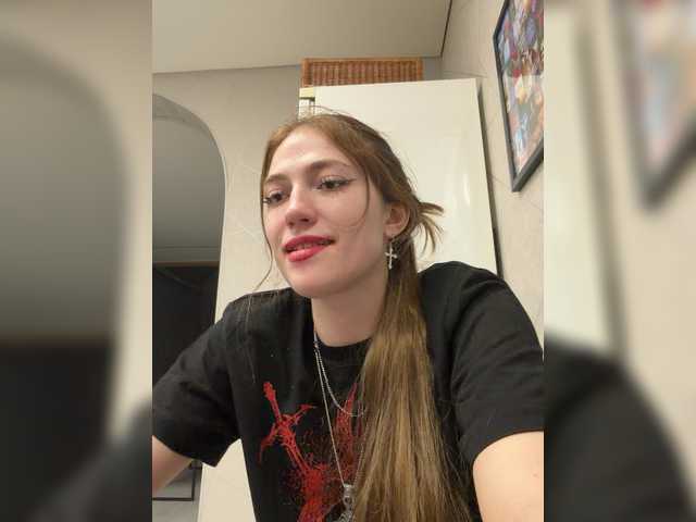 Alinagilberd03 online show from July 1, 9:38 pm