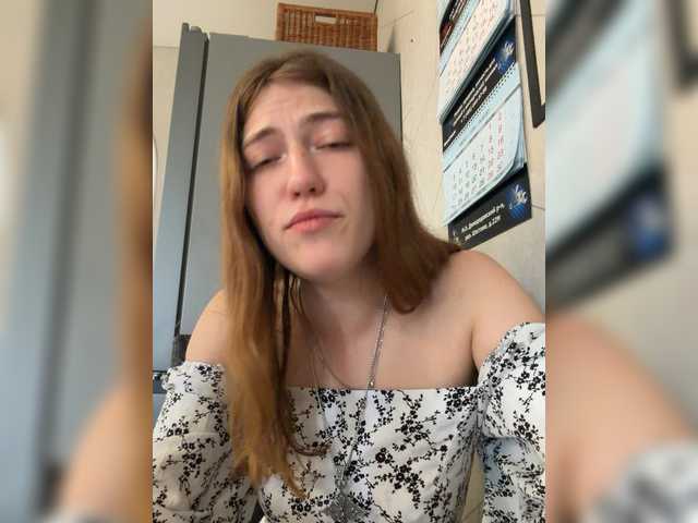 Alinagilberd03 online show from August 11, 8:49 am