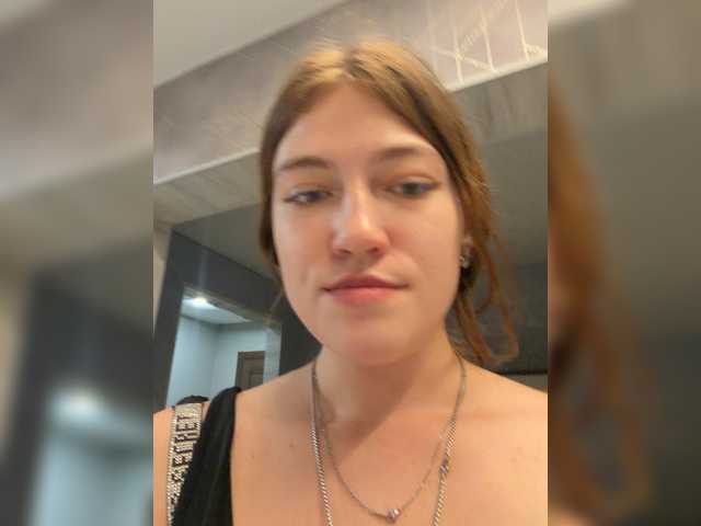 Alinagilberd03 online show from August 13, 12:41 pm