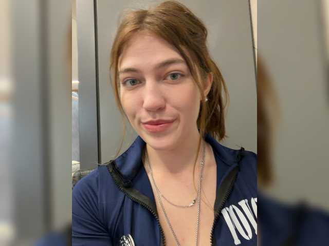 Alinagilberd03 online show from August 13, 4:32 pm