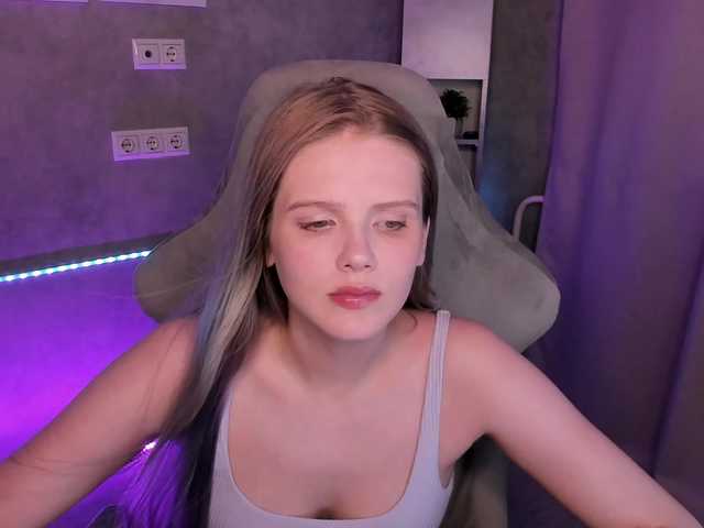 Alisa-Allison online show from August 14, 9:02 am