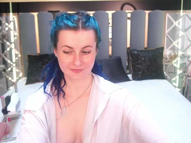 AlisaGrace online show from August 3, 5:20 pm