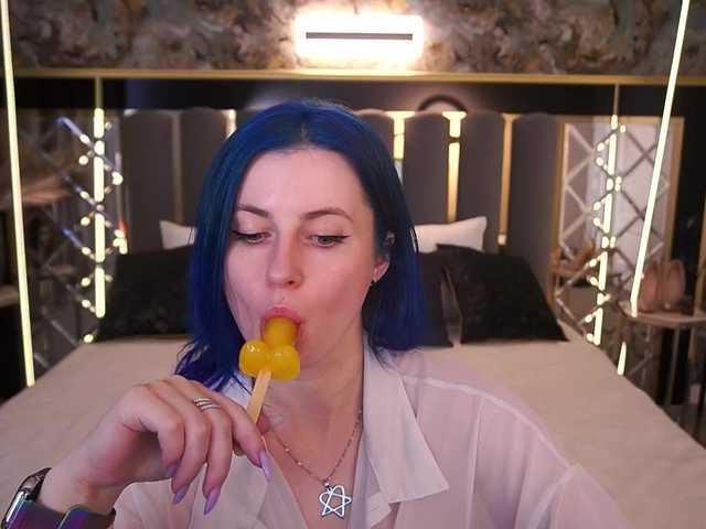 AlisaGrace online show from August 14, 7:45 am