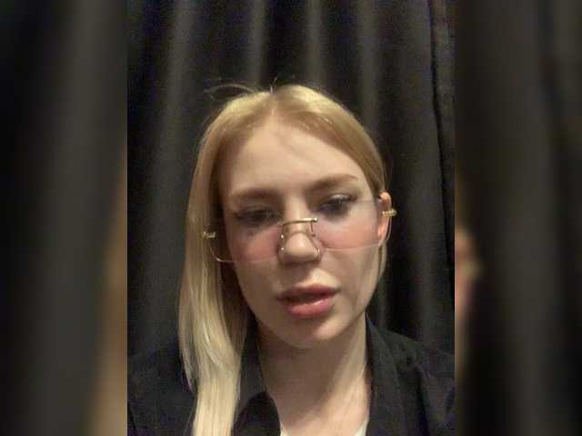 Alisabe online show from April 19, 2:43 am