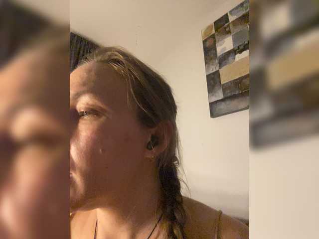 Alisasqrl online show from August 6, 5:34 pm