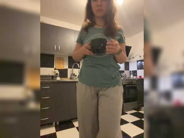 Alisasqrl online show from August 13, 9:29 pm
