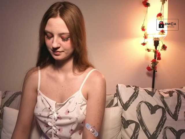 Aliselle online show from August 3, 8:16 pm