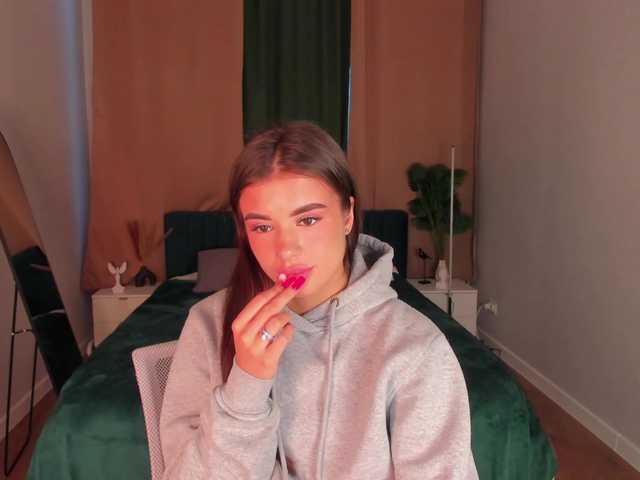 Alisha-Blakee online show from September 4, 8:51 am