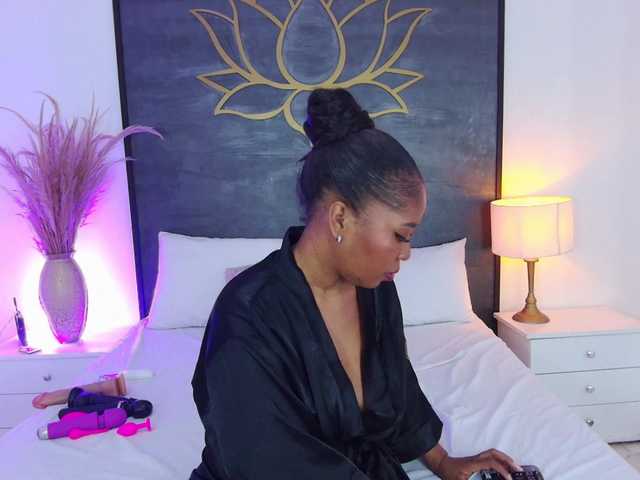 AlisonTravis online show from July 29, 4:08 am