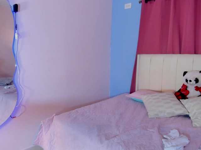 Alizzon-blake online show from August 4, 4:59 pm