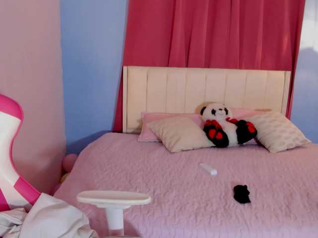 Alizzon-blake online show from August 14, 1:59 pm