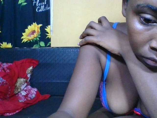 Alyciaa online show from July 30, 7:20 pm