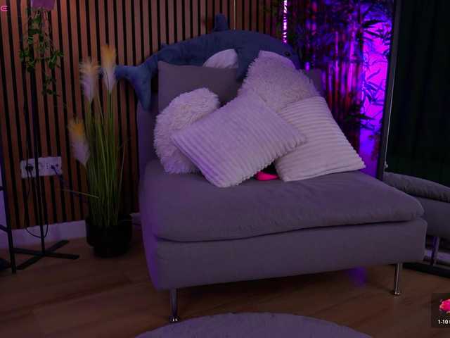 AlyseBaby online show from August 12, 1:41 am