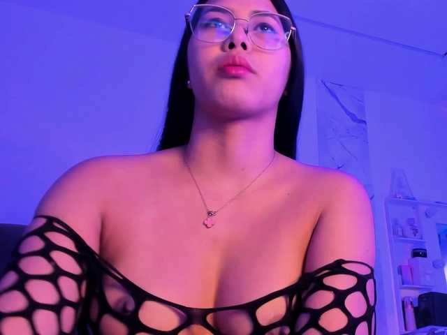Alysson 18 online show from August 17, 12:10 pm