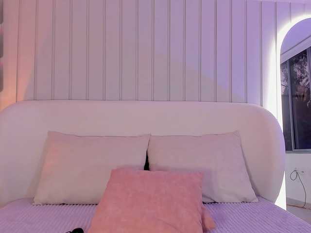 Amaia-Foxx online show from July 31, 5:40 pm