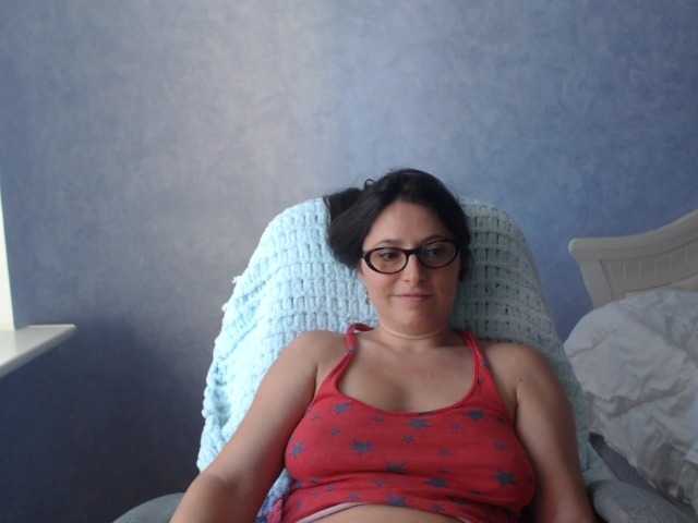 AmandaFresh24 online show from August 7, 8:36 am