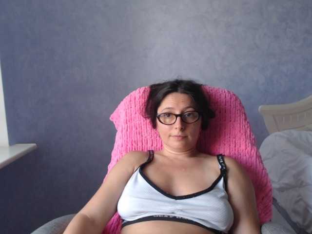 AmandaFresh24 online show from August 8, 11:43 am