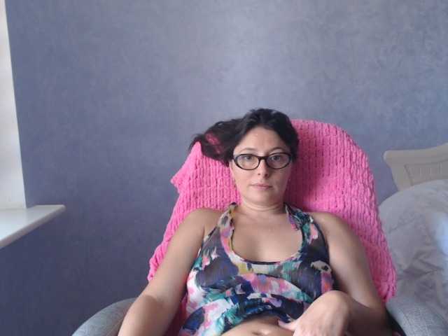 AmandaFresh24 online show from August 13, 10:40 am
