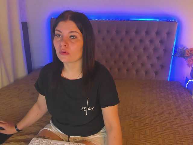 AmandaHope online show from August 17, 4:39 am