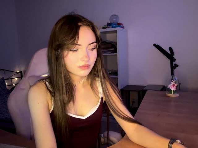 AmberGlamour online show from August 6, 5:23 pm