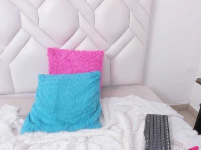 Amelia02 online show from August 14, 4:21 pm