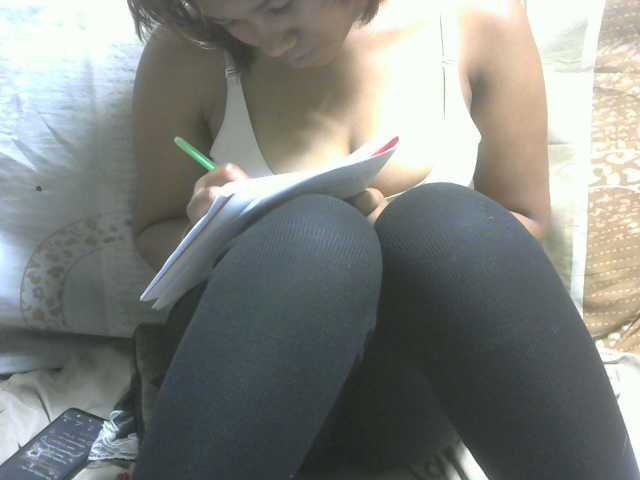 Amelia25 online show from July 31, 9:04 am
