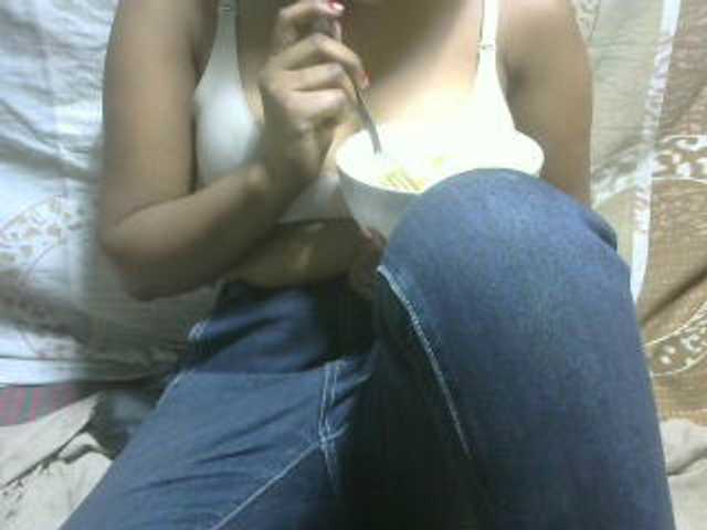 Amelia25 online show from August 14, 1:48 pm