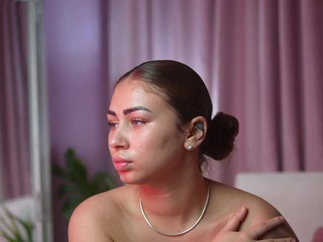 AmeliaBarbie online show from August 11, 12:45 am