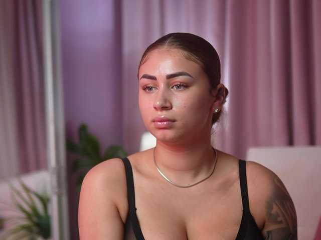 AmeliaBarbie online show from August 11, 1:51 am