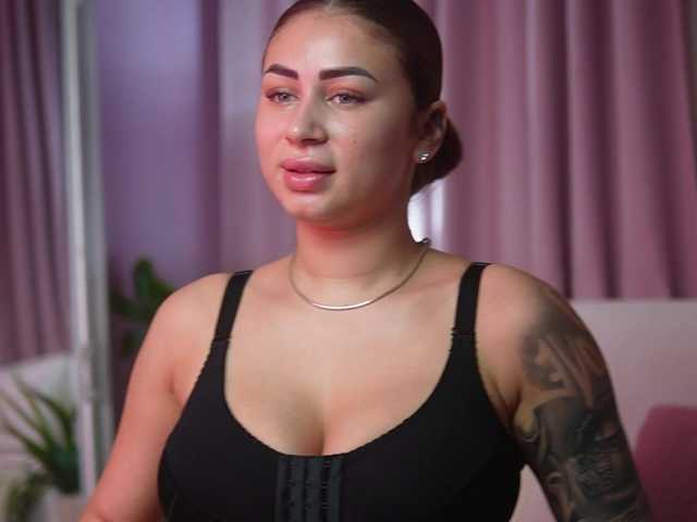 AmeliaBarbie online show from August 11, 7:27 pm