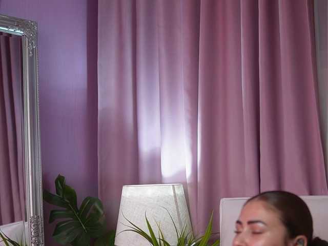 AmeliaBarbie online show from August 11, 10:56 pm