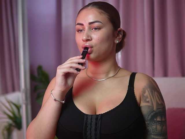 AmeliaBarbie online show from August 12, 1:08 am