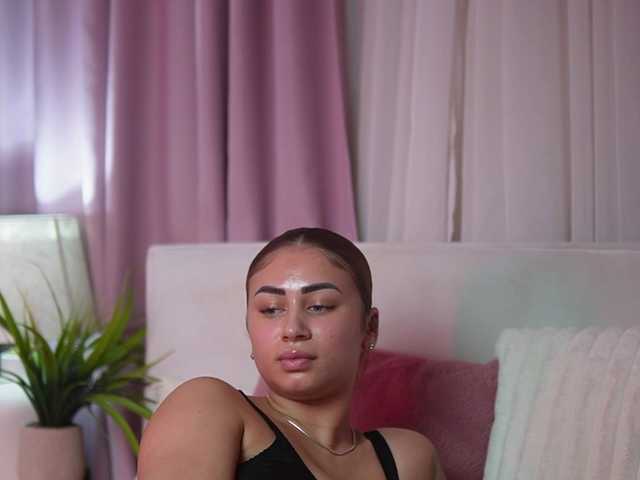AmeliaBarbie online show from August 12, 3:20 am