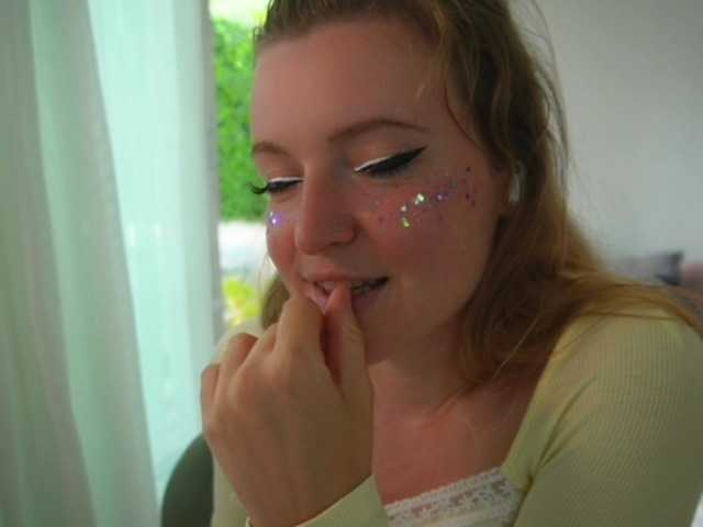Ameliasweety online show from June 20, 5:02 pm