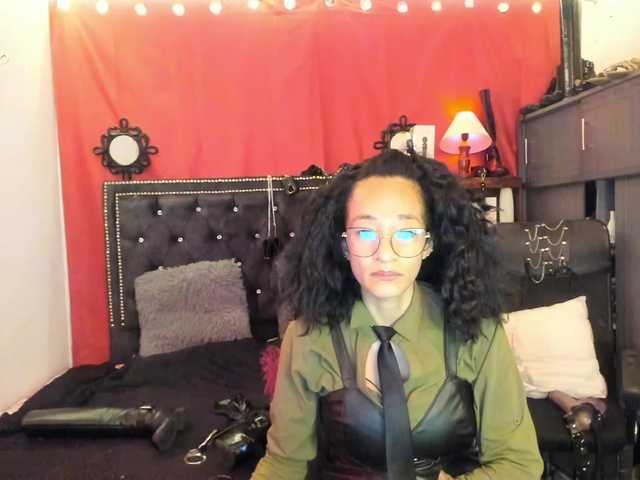 Ameliemartinez online show from August 8, 10:26 am
