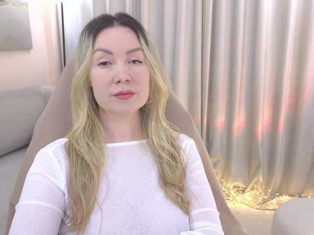 ellelaza online show from August 27, 4:26 pm