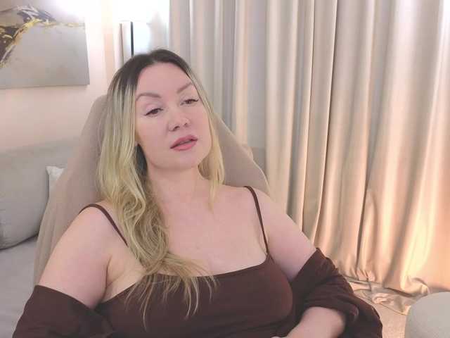 ellelaza online show from September 6, 11:10 pm