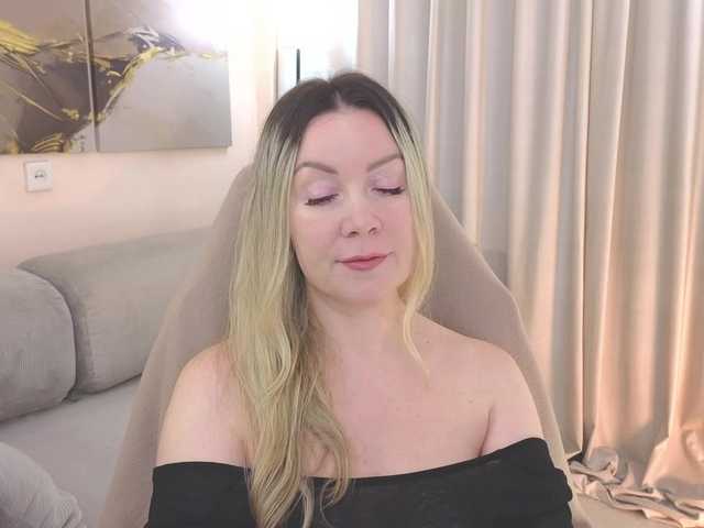 ellelaza online show from September 9, 9:27 pm