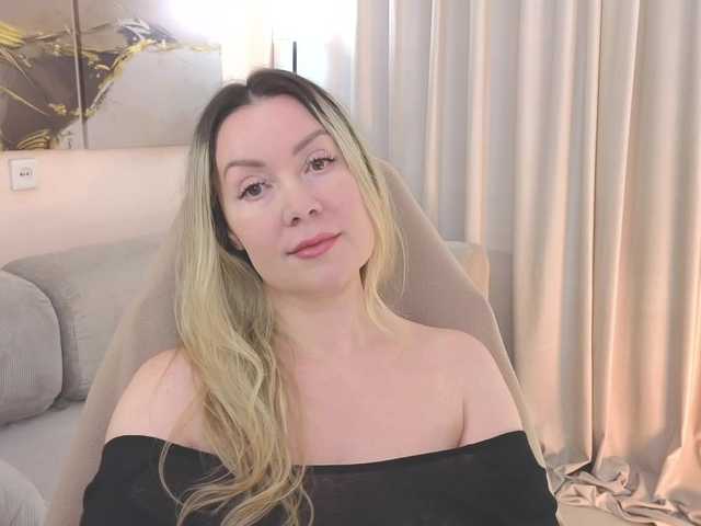 ellelaza online show from September 9, 10:33 pm