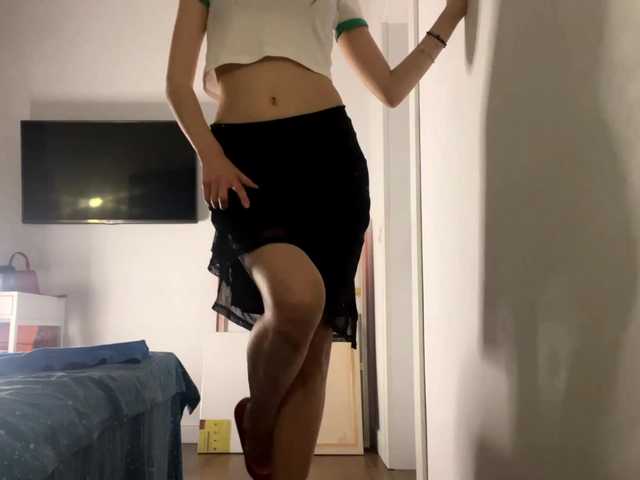AmilyGlamour online show from July 29, 1:12 am