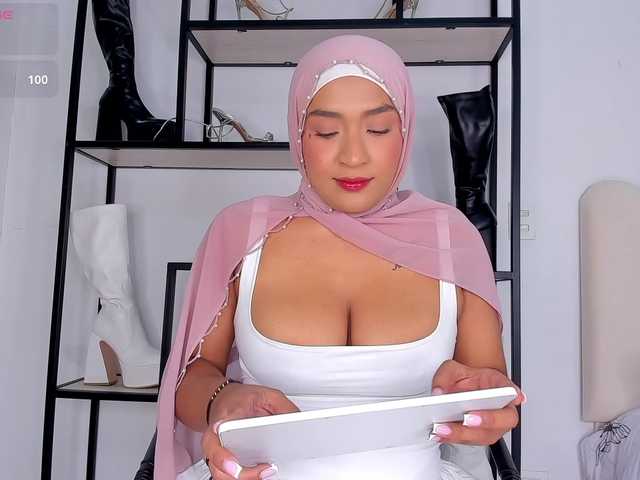 Amira-zahra online show from August 6, 3:44 pm