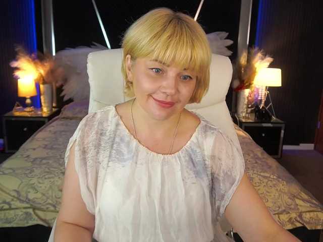 AmiraNight online show from August 4, 7:55 pm