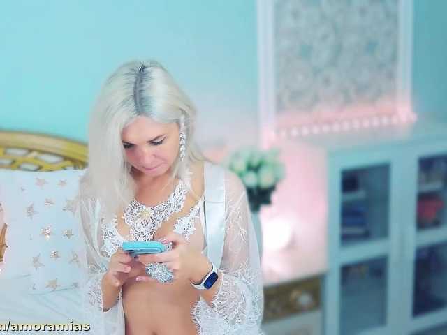 Amoramias online show from July 11, 5:30 pm