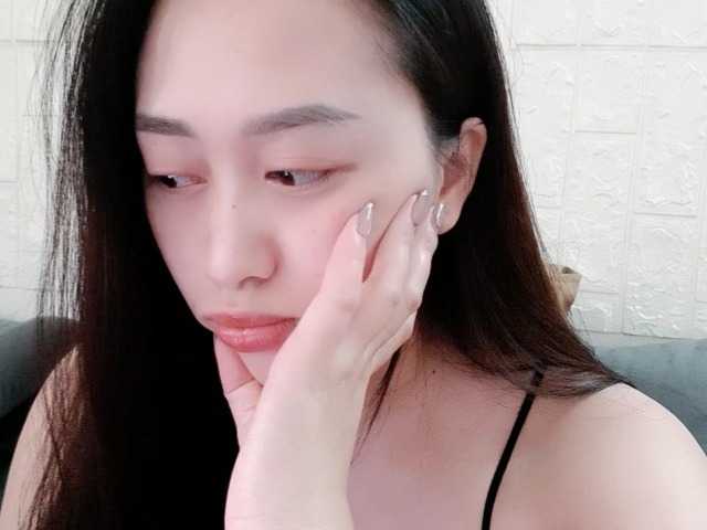 Amy-Yong online show from August 13, 8:39 am