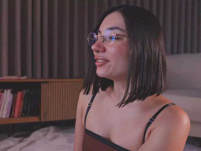 AmyArmstrong online show from July 22, 1:52 am